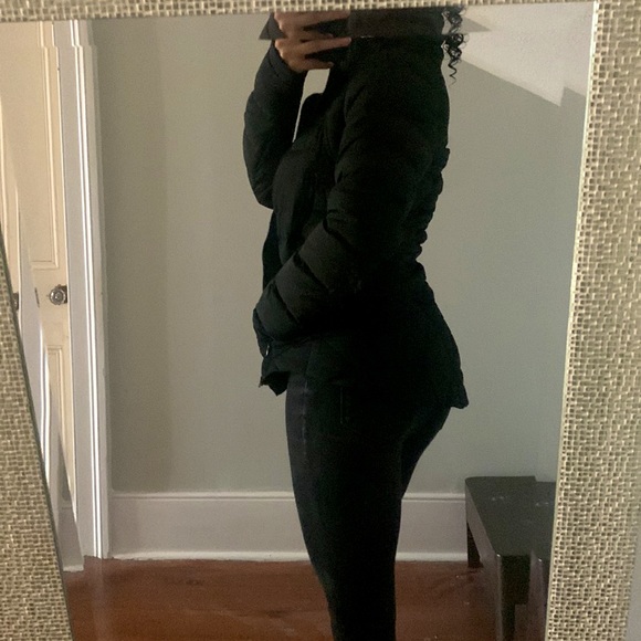 Lululemon - Picture 3 of 5